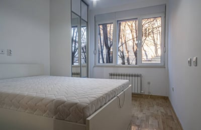 Alquiler de un apartamento acogedor de dos habitaciones, 60 m², Belgrado, Zvezdara, Serbia