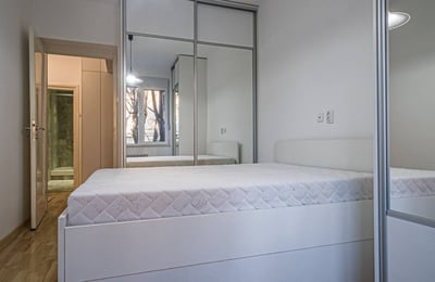 Alquiler de un apartamento acogedor de dos habitaciones, 60 m², Belgrado, Zvezdara, Serbia