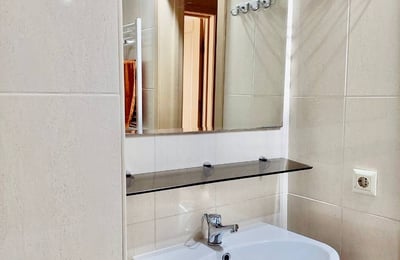 Miete einer warmen und gepflegten Einzimmerwohnung, 50 m², Chișinău, Stadtzentrum, Moldau