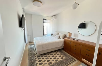 Alquiler de un apartamento de dos habitaciones en un complejo residencial premium, 53 m², Belgrado, Dorćol, Serbia