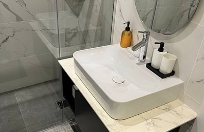 Alquiler de un apartamento de dos habitaciones en un complejo residencial premium, 53 m², Belgrado, Dorćol, Serbia