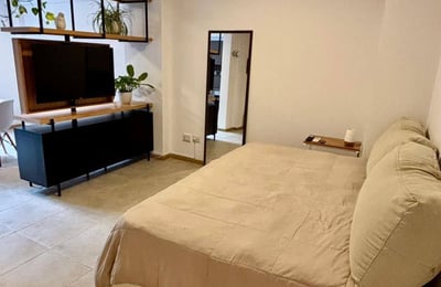 Alquiler de un estudio con patio, 50 m², Buenos Aires, Belgrano, Argentina
