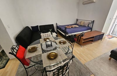 Alquiler de un apartamento de dos habitaciones cerca del mar, Burgas, Sarafovo, Bulgaria
