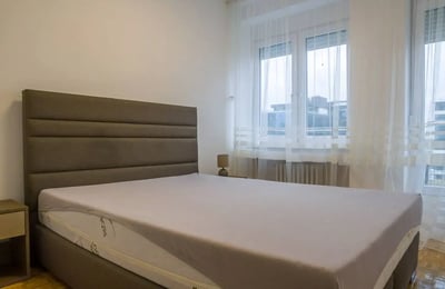 Rent of a comfortable three-room apartment, 70 m², Belgrade, New Belgrade, Serbia