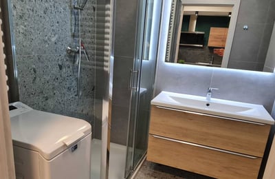 Rent of a modern two-room apartment with a balcony, 41 m², Kraków, Zabłocie, Poland