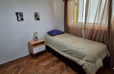 Alquiler de un apartamento amueblado de tres habitaciones, Buenos Aires, Monserrat, Argentina