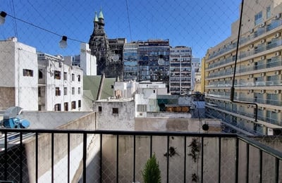 Alquiler de un apartamento amueblado de tres habitaciones, Buenos Aires, Monserrat, Argentina