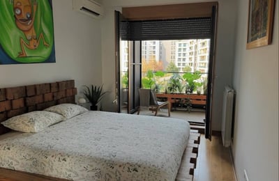Rent of a spacious two-room apartment in the city center, 63 m², Belgrade, Serbia