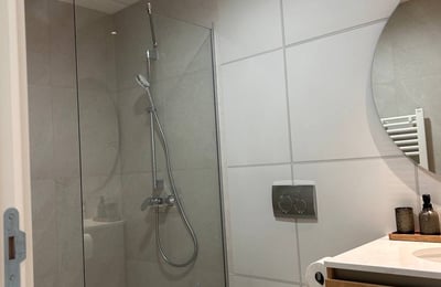 Alquiler de un apartamento completamente nuevo de dos habitaciones, 53 m², Belgrado, Belgrade Waterfront, Serbia