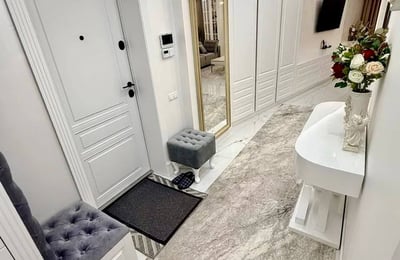 Location d’un appartement moderne et neuf de trois pièces en centre-ville, 90 m², Chișinău, Moldavie