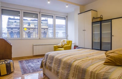 Alquiler de un apartamento luminoso y acogedor de tres ambientes de 75 m² en el centro de la ciudad, Belgrado, Serbia