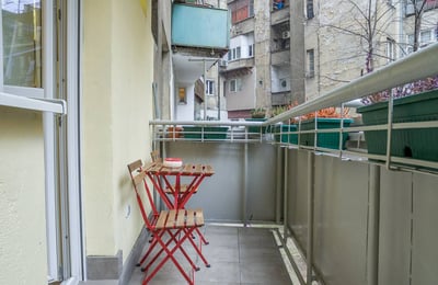 Alquiler de un apartamento luminoso y acogedor de tres ambientes de 75 m² en el centro de la ciudad, Belgrado, Serbia