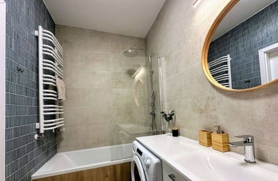 Miete einer modernen Dreizimmerwohnung mit 50 m² im Stadtteil Nadodrze, Breslau, Polen