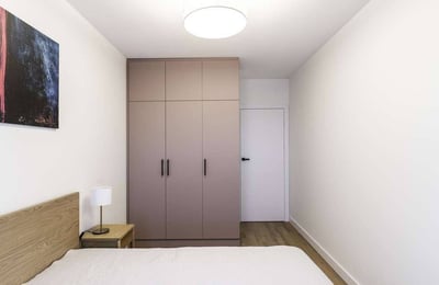 Location d’un appartement lumineux de deux pièces, 41 m², Sczepin, Wrocław, Pologne