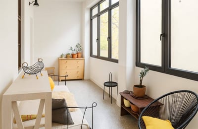 Miete einer geräumigen Dreizimmerwohnung mit 100 m² im Stadtzentrum, Belgrad, Serbien