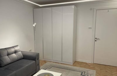 Location d’un appartement moderne de deux pièces de 52 m² en centre-ville, Belgrade, Serbie