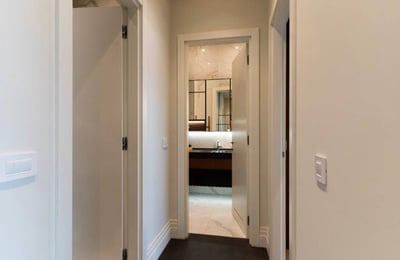 Miete einer luxuriösen Designer-Zweizimmerwohnung mit 61 m² im Premium-Wohnkomplex West 65, Belgrad, Serbien