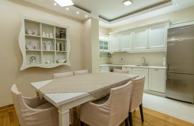 Аренда светлой трехкомнатной квартиры 100 м² в центре города, Белград, Сербия