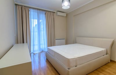 Аренда светлой трехкомнатной квартиры 100 м² в центре города, Белград, Сербия