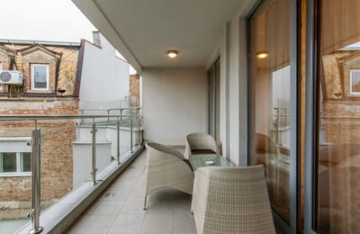 Аренда светлой трехкомнатной квартиры 100 м² в центре города, Белград, Сербия