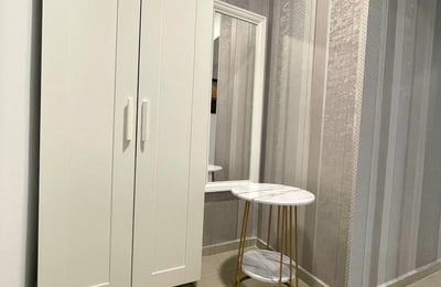 Location d’un superbe appartement d’une pièce avec fenêtres panoramiques, secteur 6, Bucarest, Roumanie