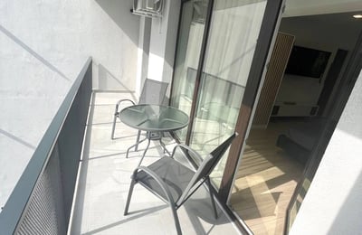 Location d’un superbe appartement d’une pièce avec fenêtres panoramiques, secteur 6, Bucarest, Roumanie