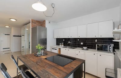 Rent of a spacious three-room apartment, 70 m², Krowodrza district, Kraków, Poland