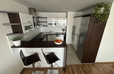 Rent of a spacious 3-room apartment, 81 m², in Nové Mesto, Bratislava, Slovakia