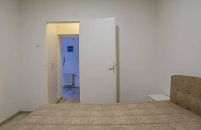 Аренда комфортной трехкомнатной квартиры 49 м² в центре Белграда, Сербия