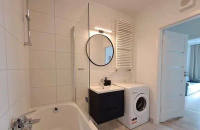 Rent of a bright 3-room apartment, 54 m², in a new building in Stare Podgórze, Kraków, Poland