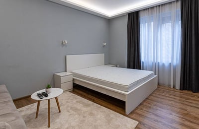 Rent of a bright 1-room apartment, 45 m², in the Old Town center of Belgrade, Serbia