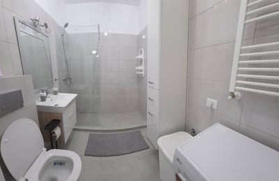 Location d’un appartement neuf de 2 pièces, 65 m², près de la station de métro Păcii, Bucarest, Roumanie
