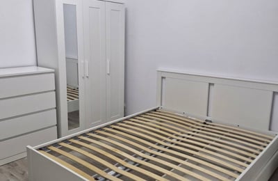 Location d’un appartement meublé de 2 pièces, 50 m², près de la station de métro Eroii Revoluției, Bucarest, Roumanie