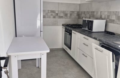 Location d’un appartement meublé de 2 pièces, 50 m², près de la station de métro Eroii Revoluției, Bucarest, Roumanie