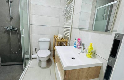 Alquiler de un apartamento cómodo de 2 habitaciones en el Sector 6, Bucarest, Rumanía