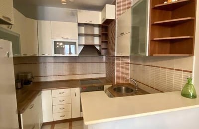 Miete einer hellen 2-Zimmer-Wohnung, 65 m², im Zentrum von Belgrad, Serbien