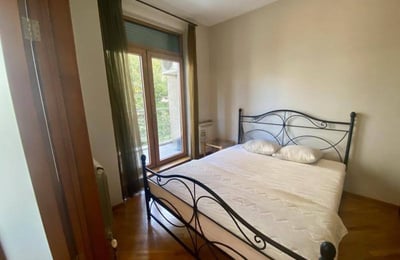 Miete einer hellen 2-Zimmer-Wohnung, 65 m², im Zentrum von Belgrad, Serbien