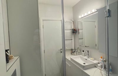 Аренда стильной, светлой двухкомнатной квартиры, 56 м², в центре Врачара, Белград, Сербия