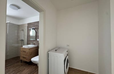 Аренда современной трёхкомнатной квартиры в Blue Residence Sanpetru, Брашов, Румыния