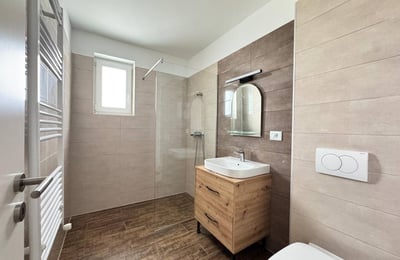 Аренда современной трёхкомнатной квартиры в Blue Residence Sanpetru, Брашов, Румыния