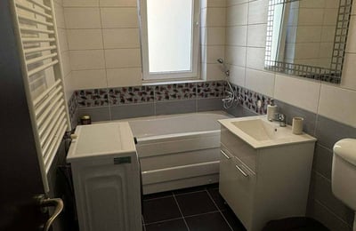 Rent of a cozy 3-room apartment, Tractorul, Brașov, Romania