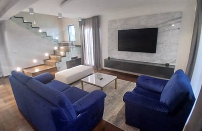 Аренда просторной двухэтажной трёхкомнатной квартиры, 120 м², центр города, Белград, Сербия