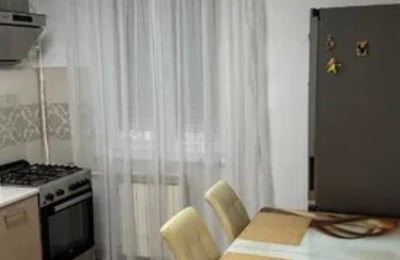 Alquiler de un apartamento amueblado y cómodo de 2 habitaciones, 50 m², Sector 4, Bucarest, Rumanía