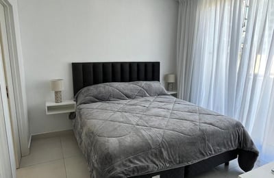 Miete einer modernen 2-Zimmer-Wohnung mit Balkon, Belgrano, Buenos Aires, Argentinien