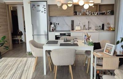 Miete einer Premium-3-Zimmer-Wohnung, 100 m², St. Konstantin und Helena, Varna, Bulgarien