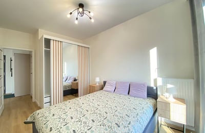 Alquiler de un acogedor y luminoso apartamento de 2 habitaciones, 50 m², Varsovia, Polonia