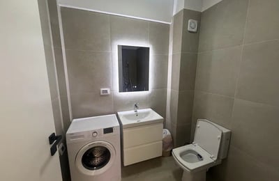Alquiler de un apartamento amueblado de 2 habitaciones, 55 m², Mamaia Sat, Rumanía