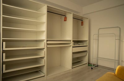 Alquiler de un acogedor apartamento de 3 habitaciones, Tractorul, Brașov, Rumanía