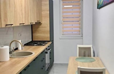 Alquiler de un apartamento amueblado de 2 habitaciones, 55 m², Sector 6, Bucarest, Rumanía