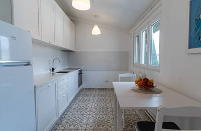 Location d’un appartement lumineux d’une pièce, 36 m², centre-ville, Belgrade, Serbie